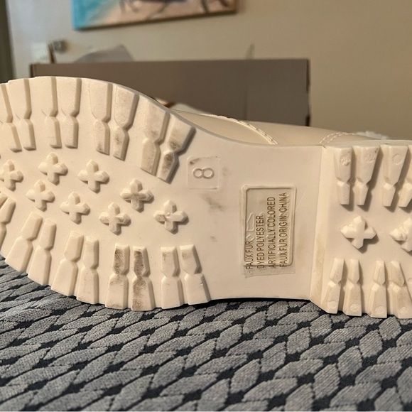 NEW Kenneth Cole REACTION size 8 Medium width Rain Lace Up Boot White in box - Picture 9 of 14